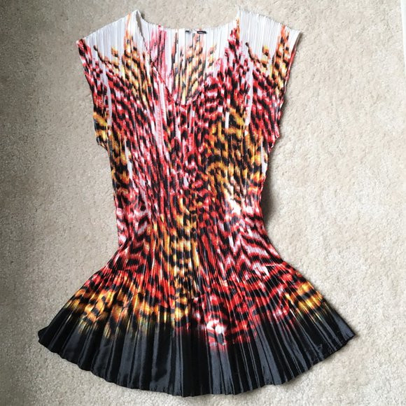 Top pull over multi-colored pleated top - Picture 5 of 5